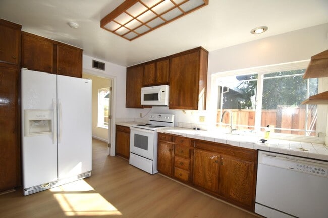 Building Photo - 4407 Jonquil Dr