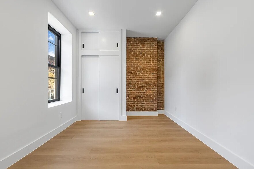 Building Photo - 463 Columbus Ave