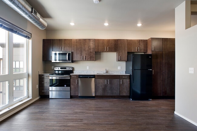 UHV Building 3 - Studio