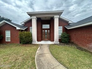 Building Photo - 105 Lakeview Terrace