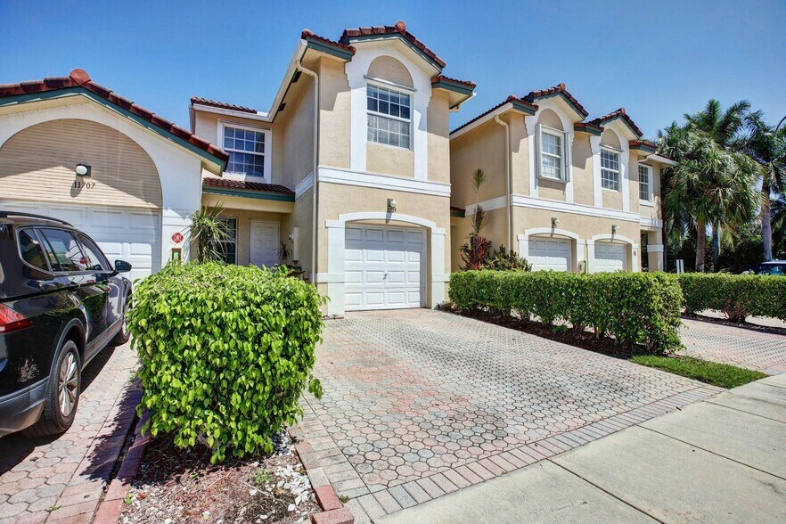 Building Photo - 11705 NW 47th Dr