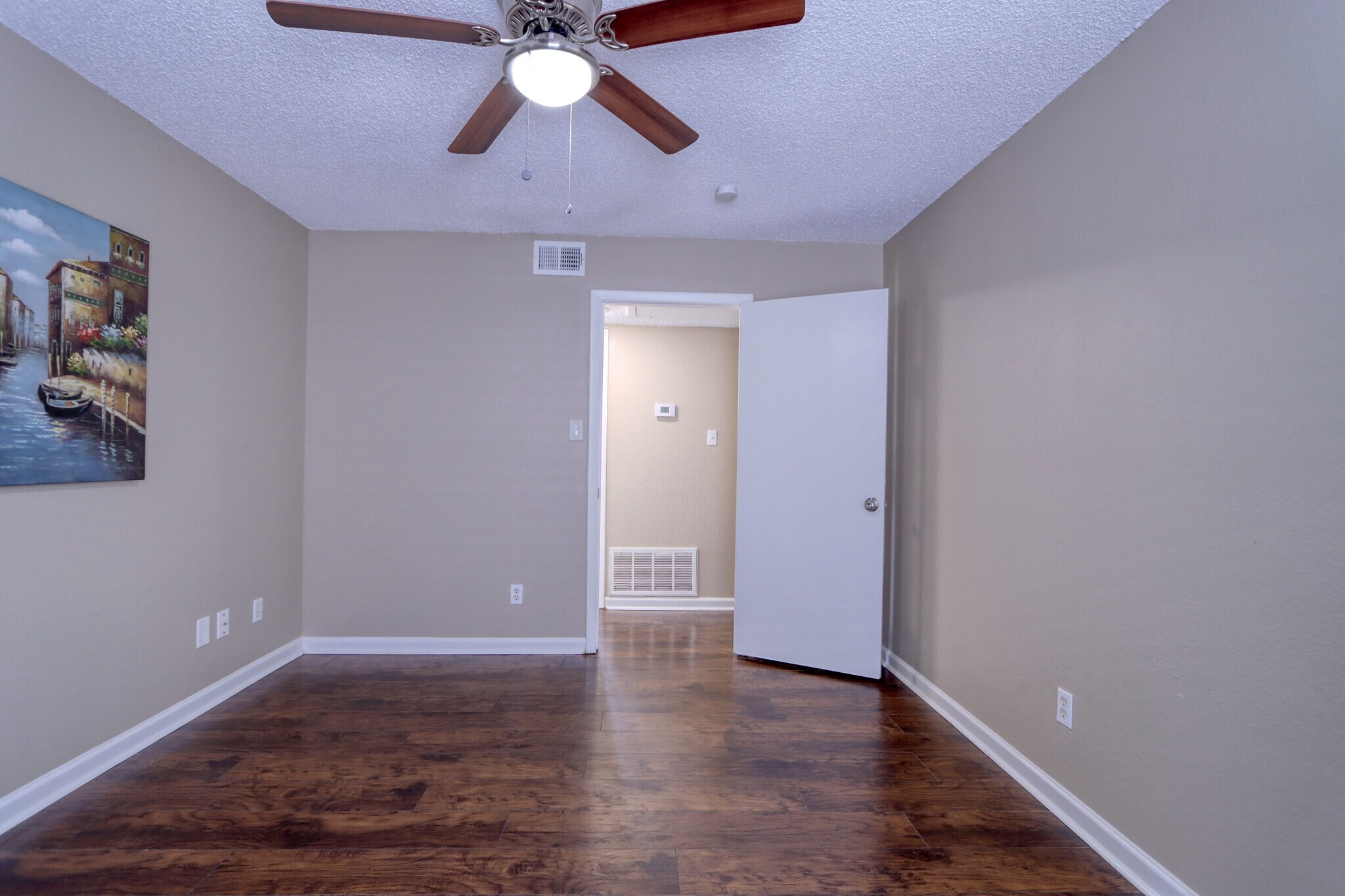 Building Photo - 707 Harbour Town Dr