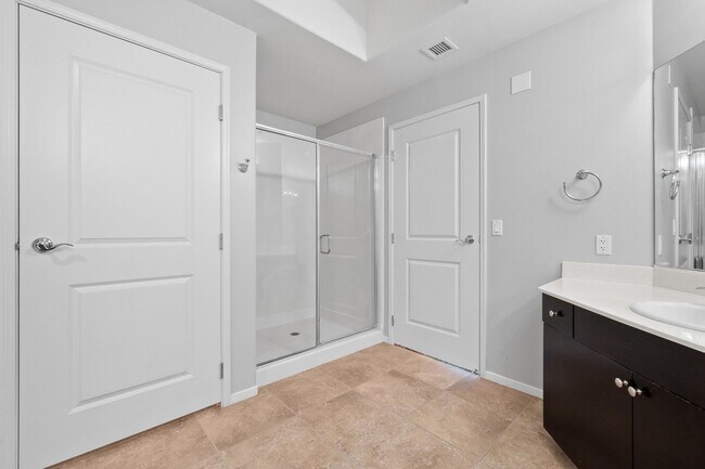 Building Photo - 3 Bedroom Highrise Condo at ONE Las Vegas!