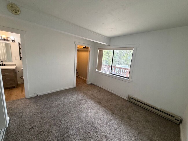 Building Photo - 2095 Little Coyote Rd