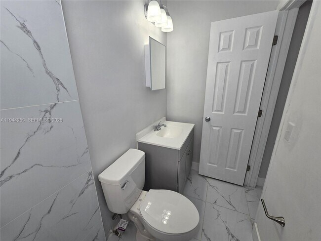 Building Photo - 1320 NE 211th Terrace