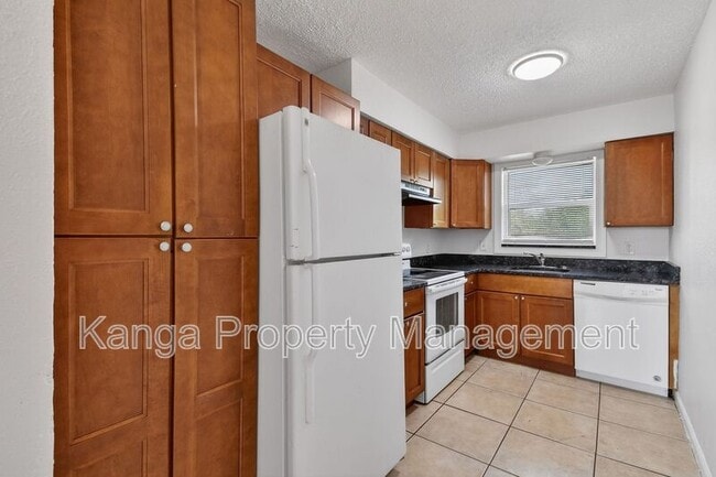 Building Photo - 1618 W 26th Ct