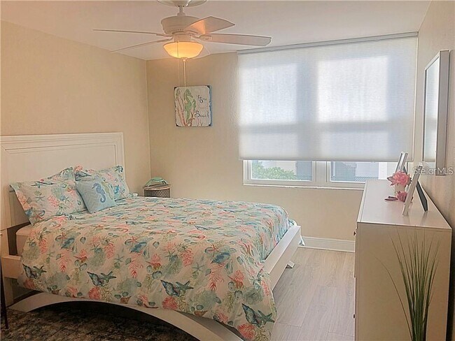 Building Photo - 400 Island Way