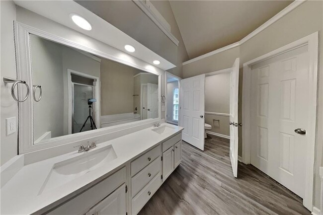 Building Photo - 2707 Bridgegate Cove NE