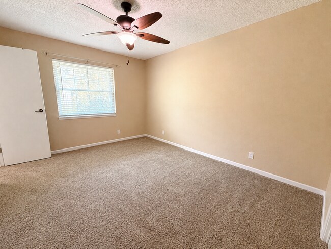 Building Photo - 1435 Millstream Ln
