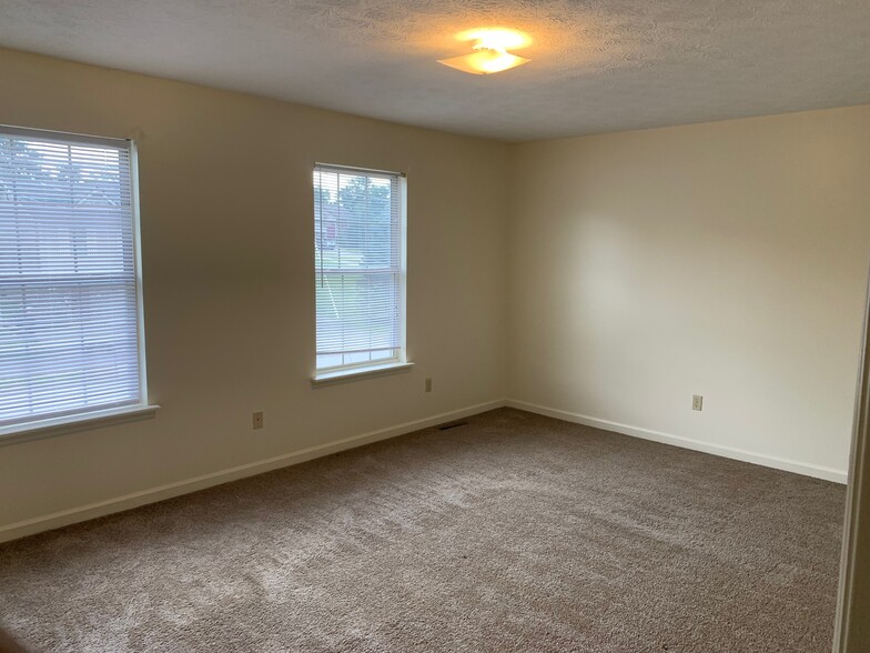 Building Photo - 1066 Brandy Ln