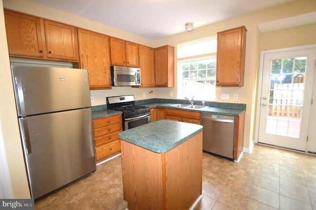 Building Photo - 21081 Pickerelweed Terrace