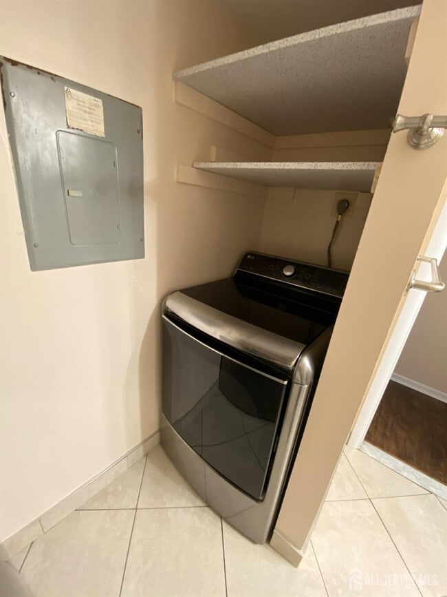 Building Photo - 9002 Tamarron Dr