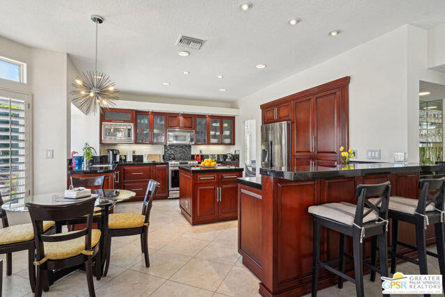 Building Photo - 364 Oakmont Dr