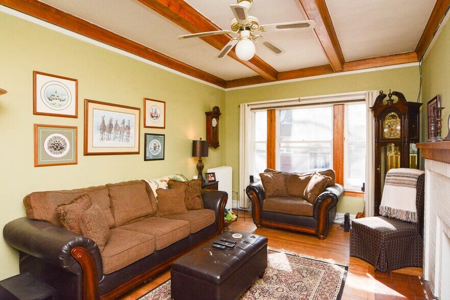 Building Photo - 1434 W Rosemont Ave