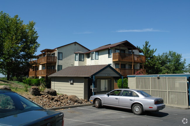 Building Photo - Sierra Sunrise Apartments