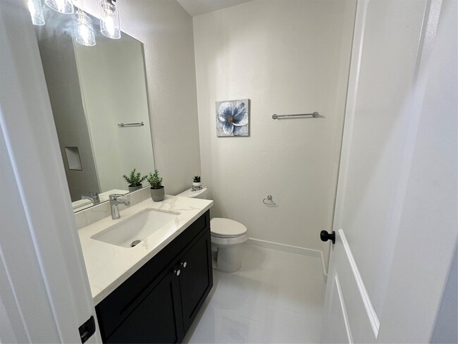 Building Photo - 6004 Bacher St