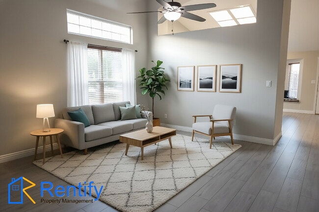 Building Photo - Updated! 4BD/2BA Home in SW Bakersfield