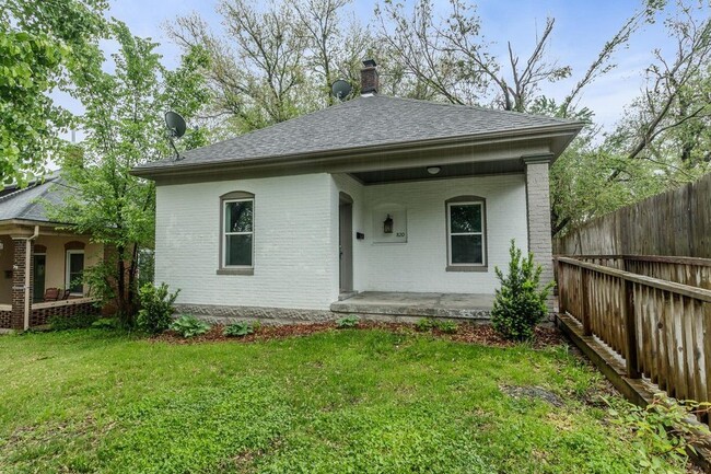 Building Photo - 2 Bedroom House in Boonville