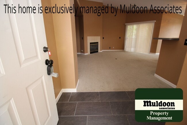 Building Photo - Strawberry Field gated community condo