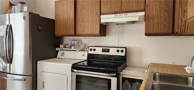 Building Photo - 205 Glenview Terrace