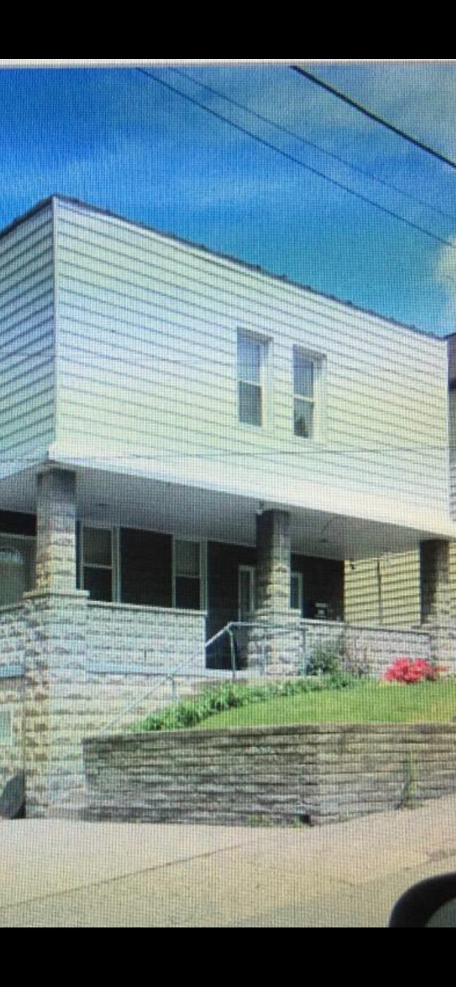 Building Photo - 805 Flemington St