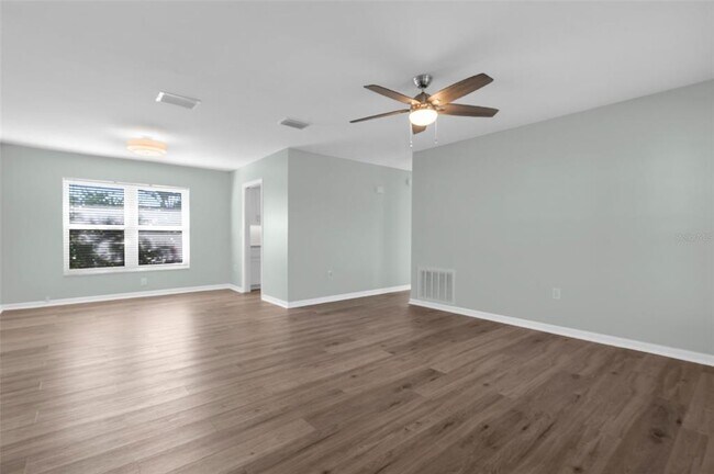Building Photo - 913 64th St W