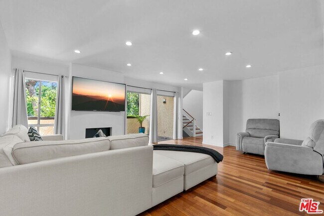 Building Photo - 5255 Coldwater Canyon Ave