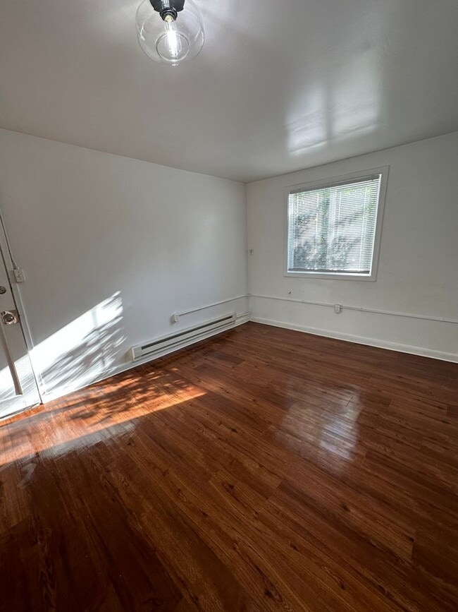 Building Photo - 800 Locust St