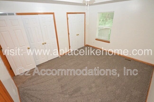 Building Photo - 5200 Hardy Ct