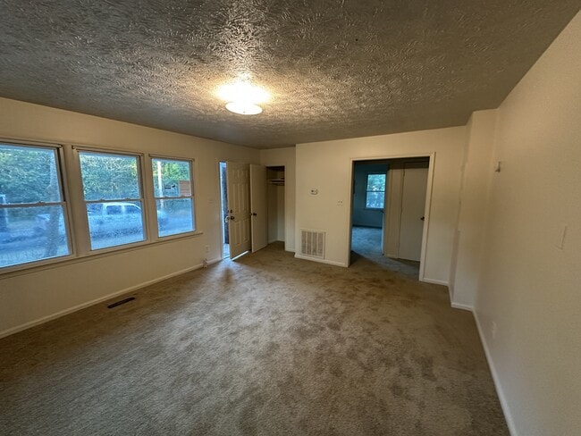 Building Photo - 361 Taft St