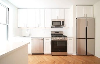 Building Photo - 30 Clinton St