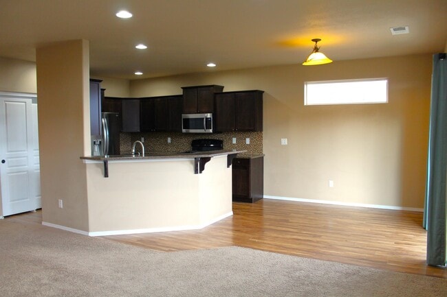 Building Photo - 2244 Kingswood Dr