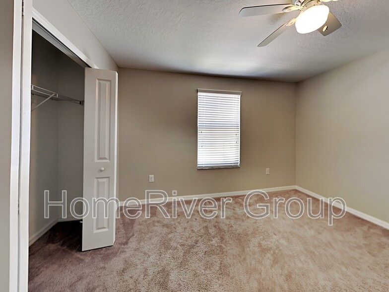 Building Photo - 10007 Crested Fringe Dr