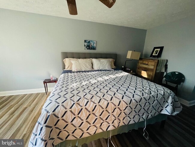 Building Photo - 13200 Cabinwood Dr