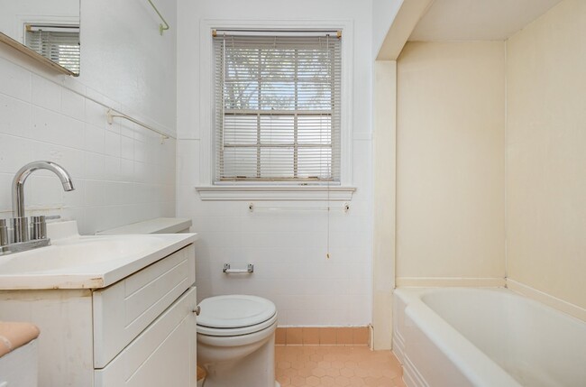 Building Photo - 6032 Marquita Ave