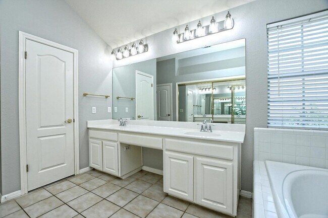 Building Photo - 9934 Barbrook Dr