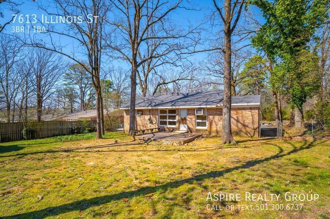 Building Photo - Cute 3 Bedroom Midtown Home