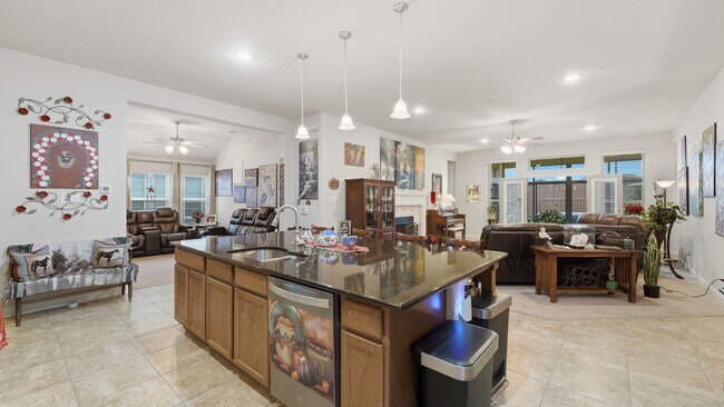 Building Photo - Spacious 3-Bed, 3-Bath Home with Island Kitchen, Loft, and Fenced Yard in New Braunfels