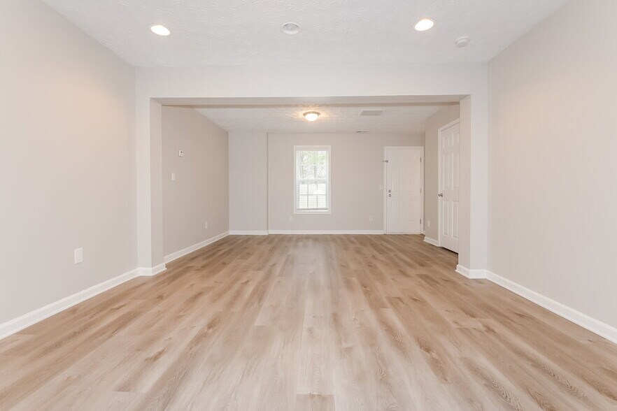 Building Photo - 4017 Riverside Pkwy