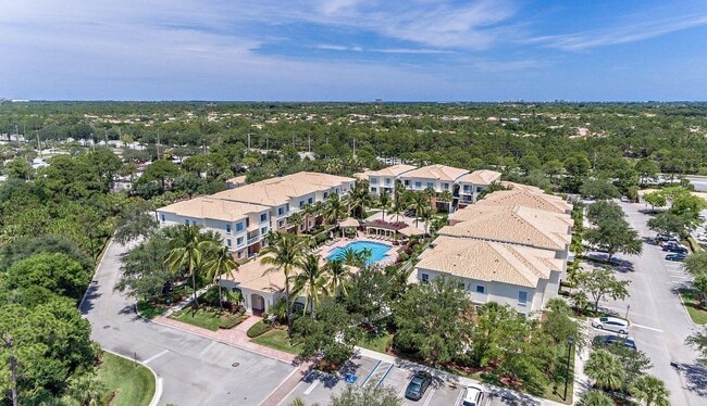 Building Photo - 5308 Myrtlewood Cir E