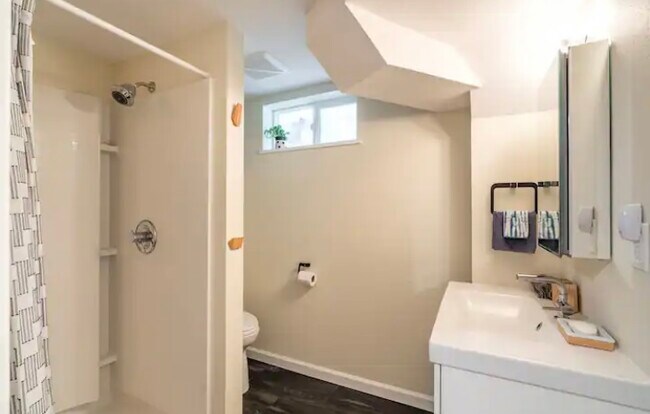 Building Photo - 3330 SE Franklin St