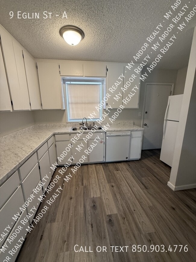 Building Photo - 9 Eglin St