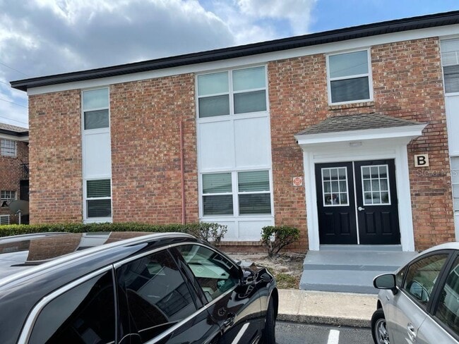 Building Photo - 5325 Curry Ford Rd