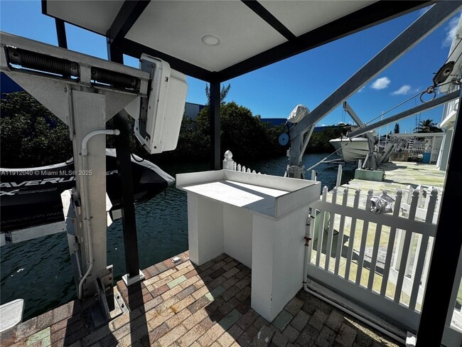 Building Photo - 228 Orchid St