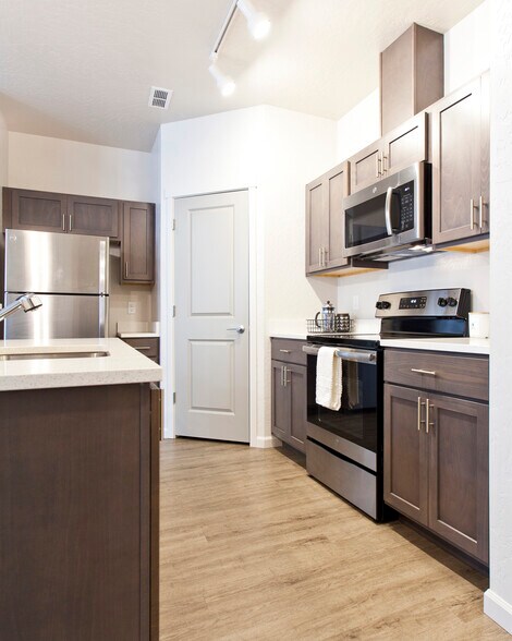 Primary Photo - Park Villas