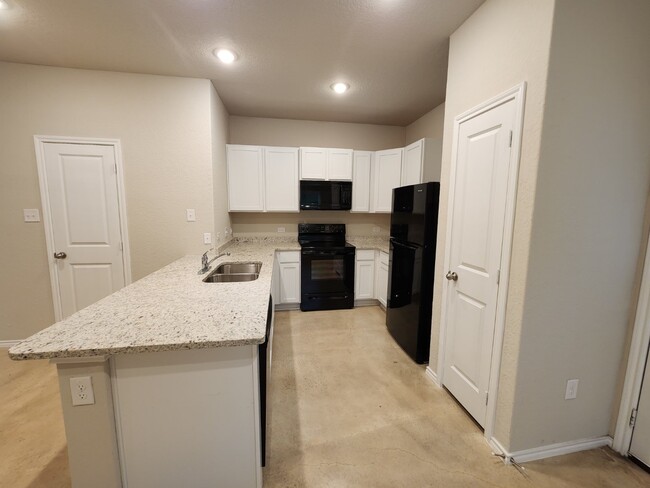 Building Photo - Move In Special - $200 Off 1st Months Rent...