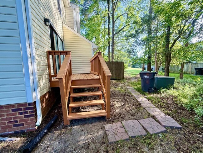 Building Photo - 2504 Thicket Greene Ct