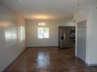 Building Photo - 3402 E Flower St