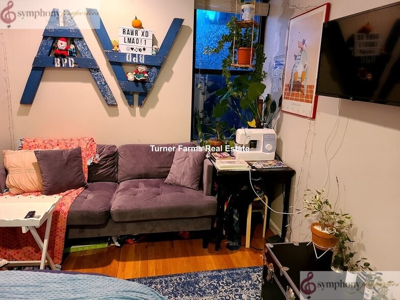 Building Photo - 65 Hemenway St