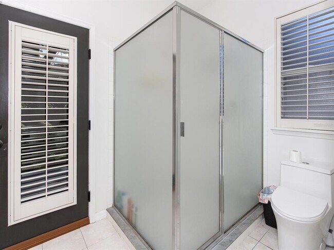 Building Photo - 687 Statenville Ct